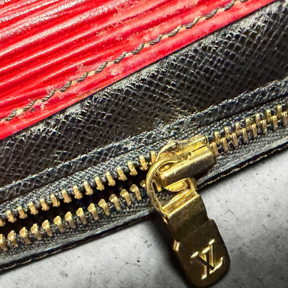 Louis Vuitton Red ART DECO Epi Leather Clutch with Gold Chain SO PRETTY ❤️ - Picture 11 of 14